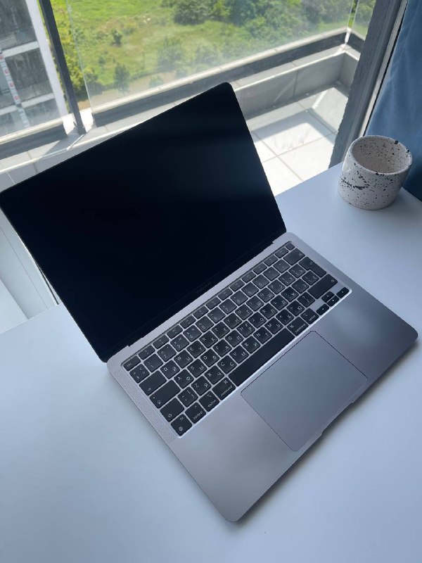 MacBook Air M1 8/256 3