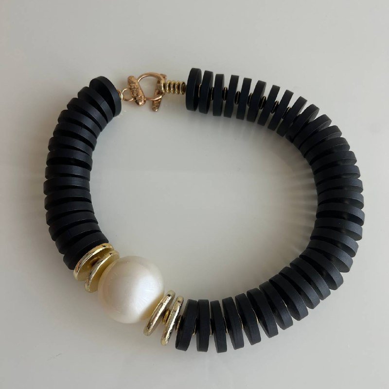 Аксессуар на шею массивный