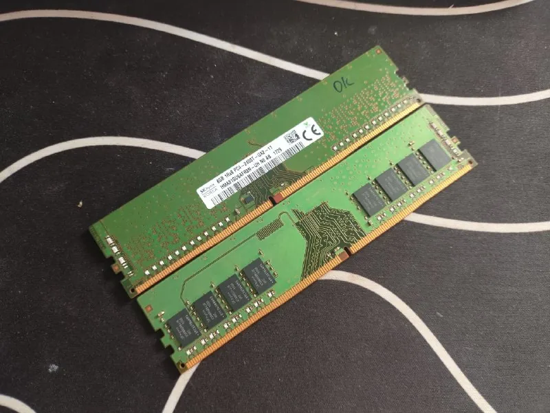 Оперативная память DDR4 2x8 ГБ SkHynix