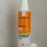 La Roche-Posay SPF 50+ sunscreen spray 1