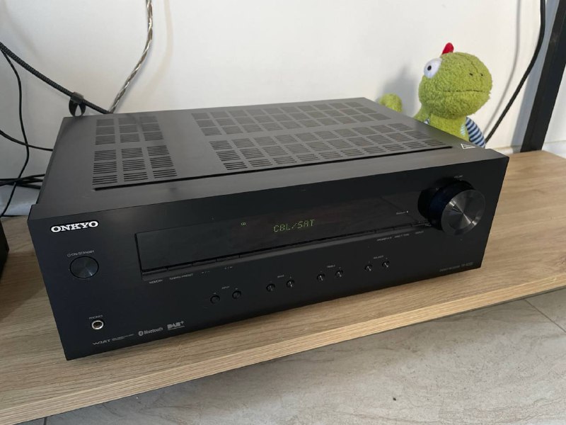 Блютус стерео-ресивер Onkyo 8220