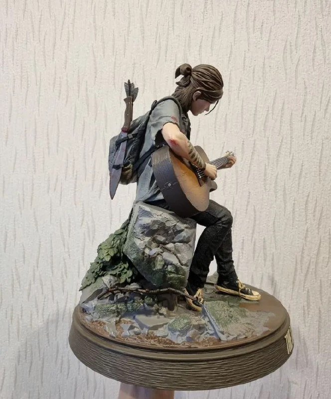 Фигурка Элли из коллекции 'Одни из Нас' 25 см 3