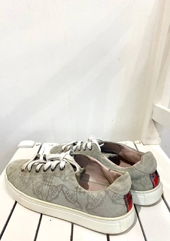 Кожаный плащ, Топ сетка белая, Блуза чёрная шифоновая, Vivienne Westwood кеды 7