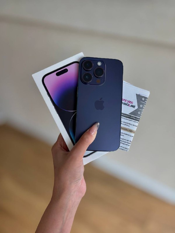 iPhone 14 Pro 128 gb, iPhone 12 64 gb, AirPods Pro 2, кабель зарядки 2