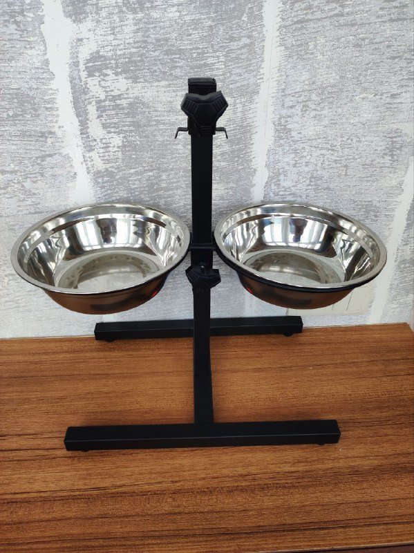 Стойка для крупной собаки с металлическими мисками