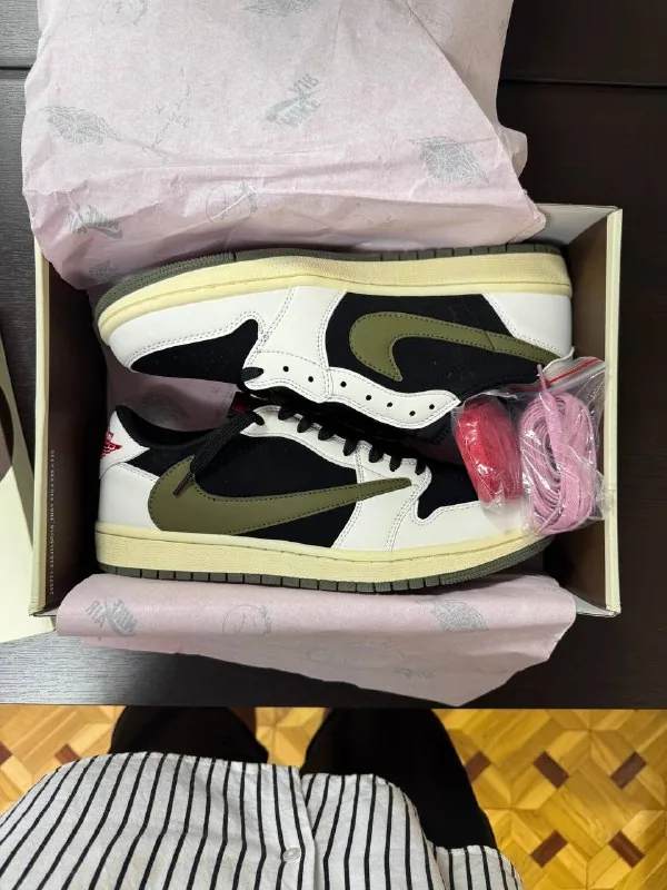 Air Jordan 1 Low, Adidas Handball Spezial 1