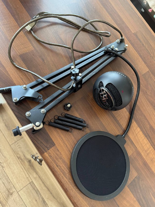 Микрофон Blue Snowball с фильтром и креплением
