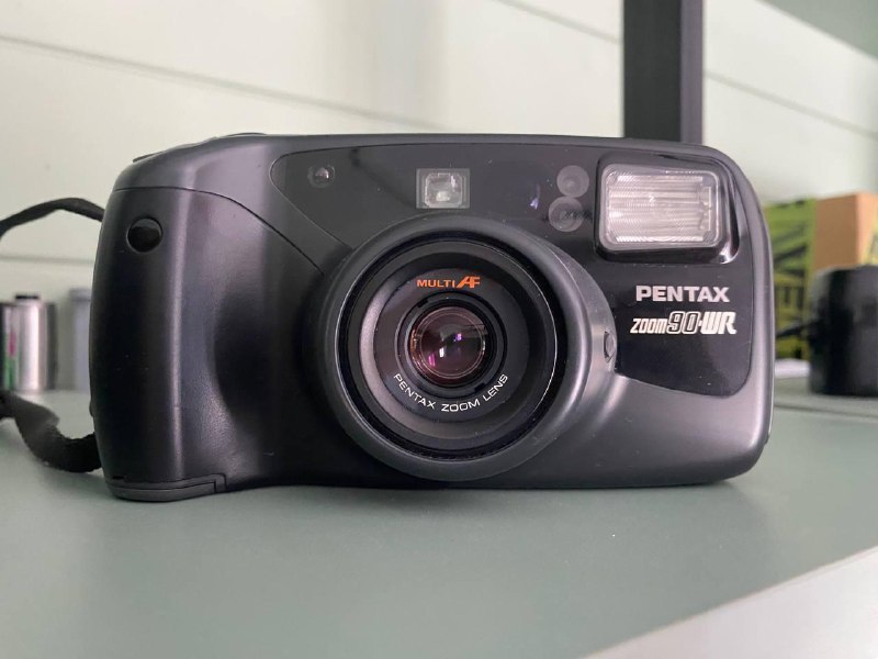 Пленочные фотоаппараты Nikon Tele-Touch, Pentax IQZoom, Pentax Zoom 90WR