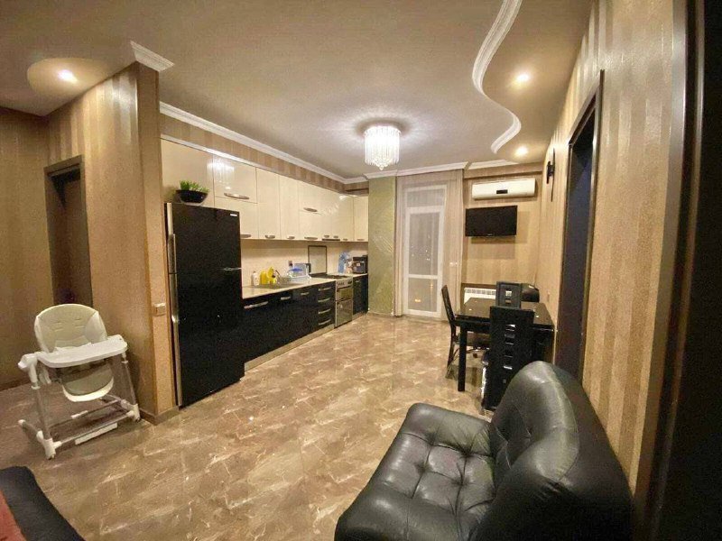 3-комнатная квартира с 2 спальнями в Батуми 2