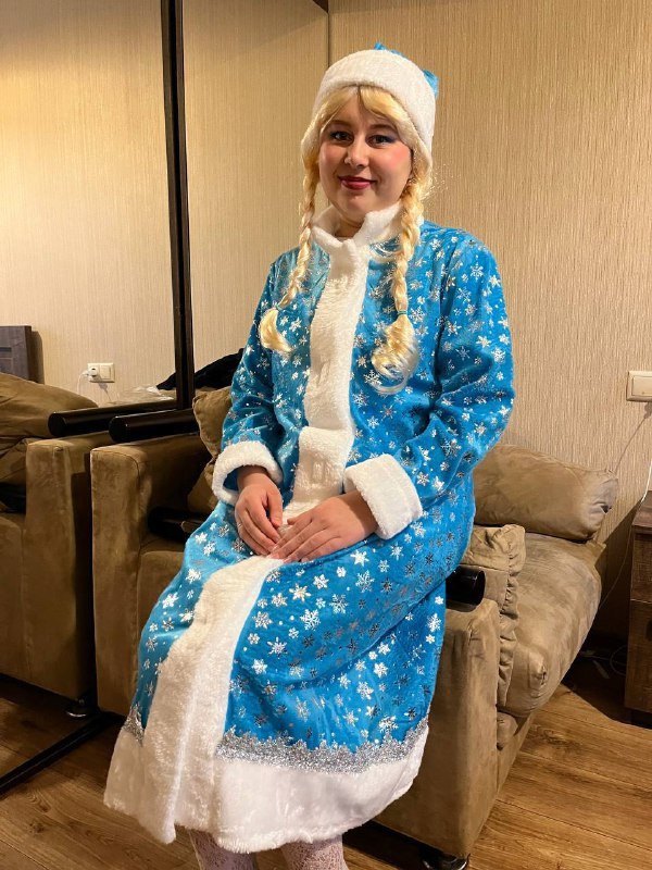 Костюм снегурочки шубка, шапка, варежки