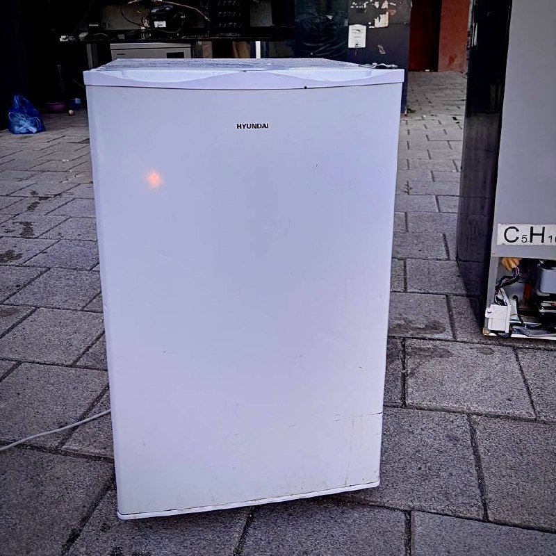 Столы, стулья, холодильники, кофемашина, посудомоечная машина 4