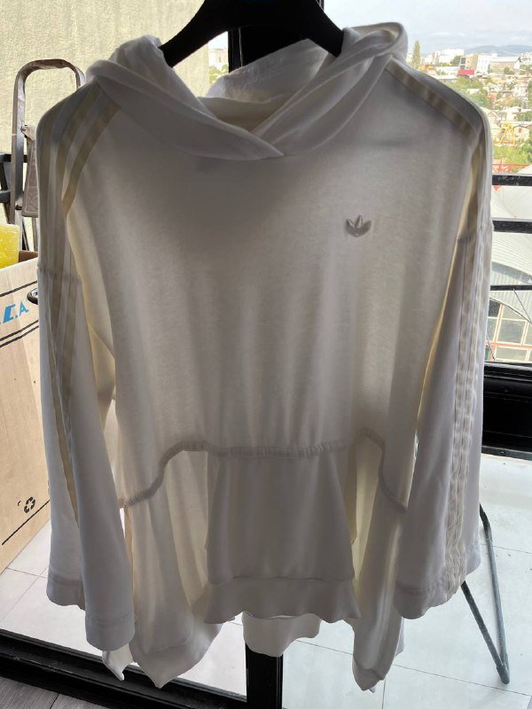 Белая толстовка Adidas