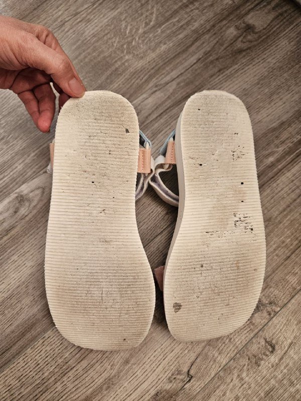 Женские сандалии Levis 3