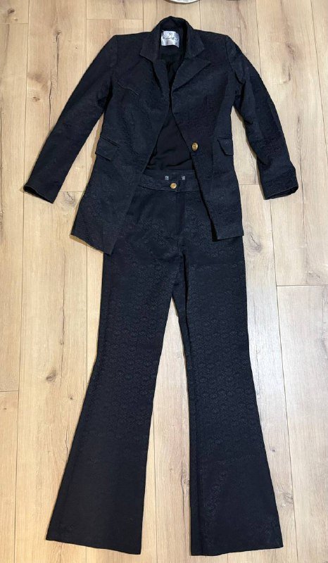 Лоферы, пуховик, куртка, худи, боди, джинсы, футболка, жакет, костюм 10