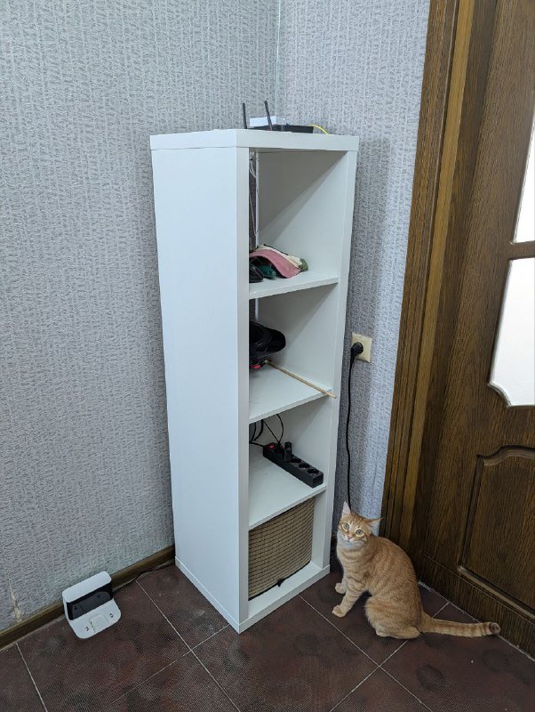 Комод, тумба, вешалка, зеркало, полка для обуви, шкаф, столы разные 5