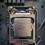Материнская плата ASUS, процессор i7-7700K, 32GB RAM, GTX 970 4