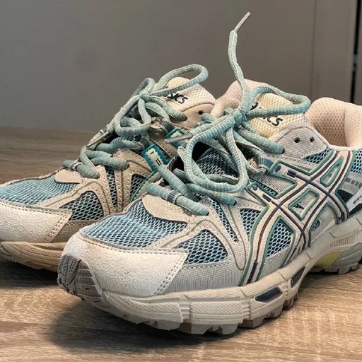 Женские кроссовки Asics