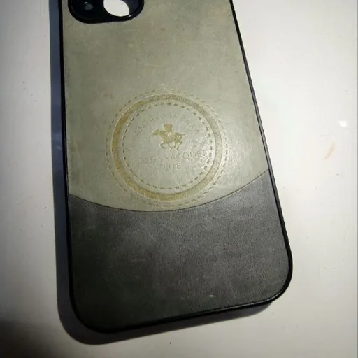 Чехол на iPhone 13