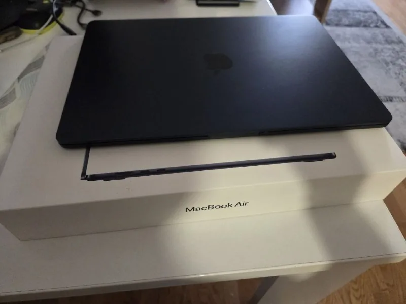 MacBook Air 15 24GB 512GB 1