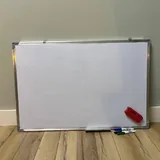 Стол IKEA, офисное кресло 4