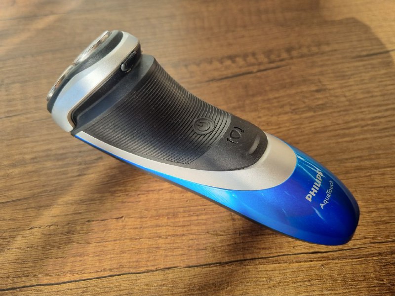 Электробритва Philips AquaTouch AT890 3