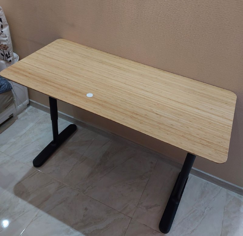 Миска для корма питомцев, письменные столы, монитор Dell 7