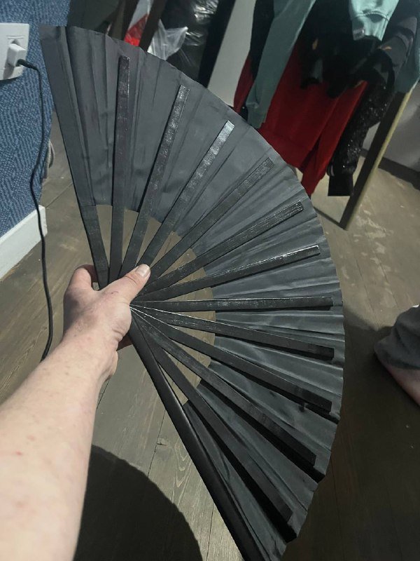 Веера из бамбука черные ручной работы 2