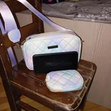 Женские кроссовки и сумочка 2
