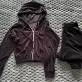 Спортивные кофты и велюровый спортивный костюм 3