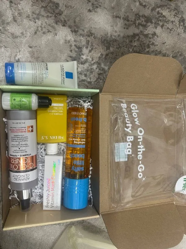 Cosmetics set and makeup bag from iHerb