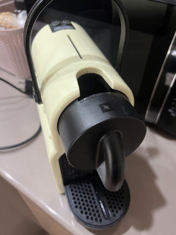 Капсульная кофемашина Nespresso Inissia Delonghi 2