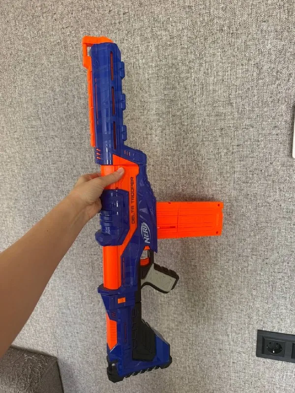 Игрушечный бластер Nerf 1