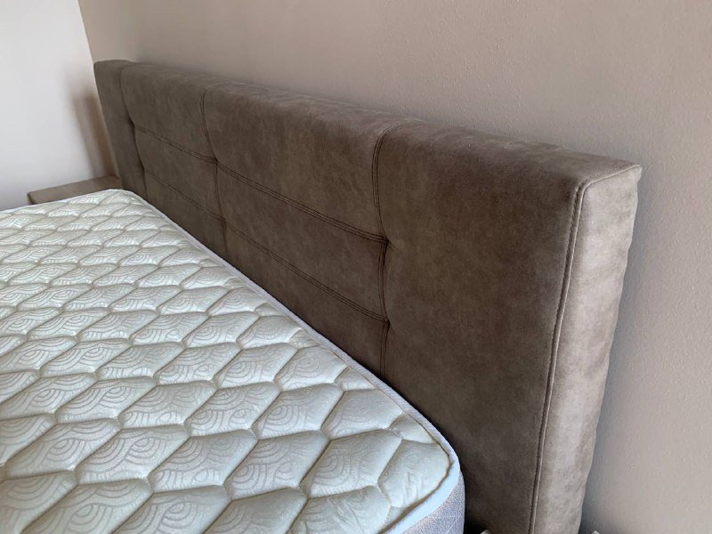 Кровать двуспальная, матрас, 2 прикроватные тумбы 2