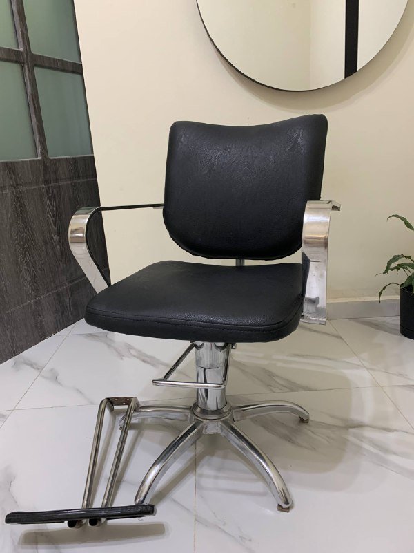 винтажное парикмахерское кресло