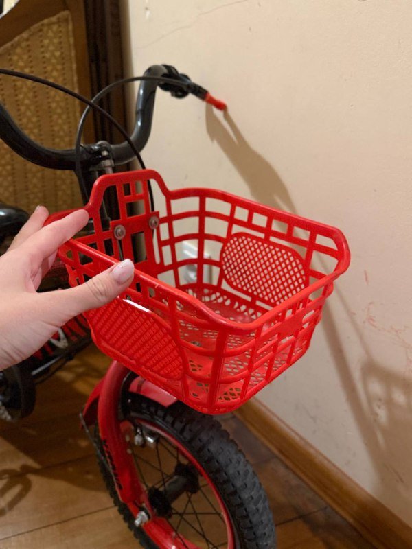 Детский велосипед с дополнительными колесиками 2