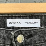 Черные джинсовые шорты Bershka 2