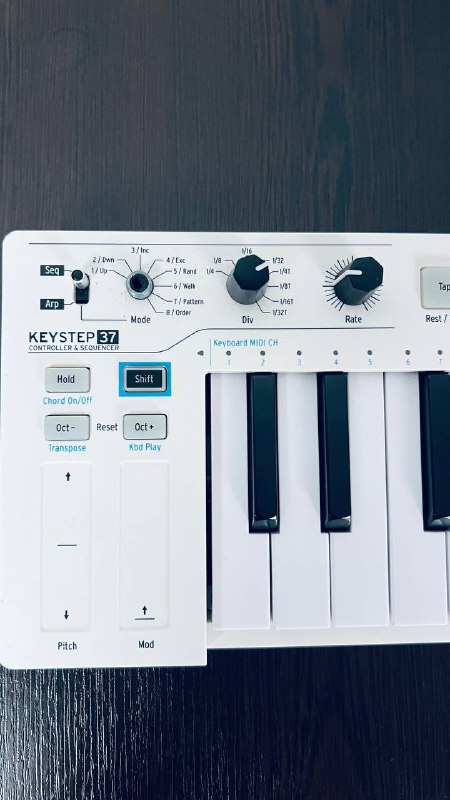 MIDI-клавиатура Arturia KeyStep 37 3