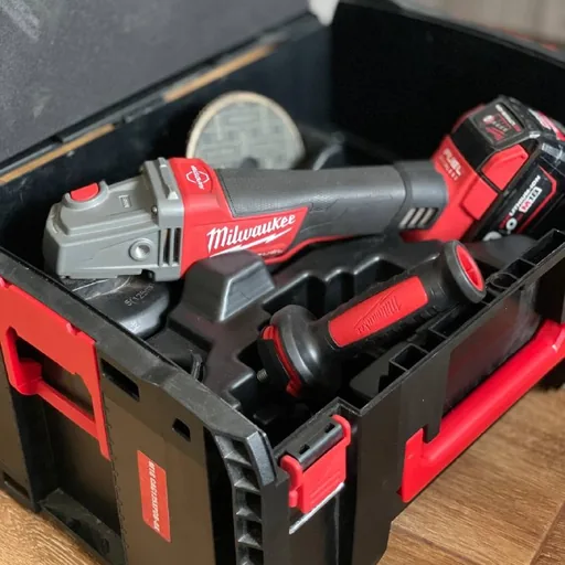 Milwaukee M18 FUEL angle grinder and M18B9 batteries