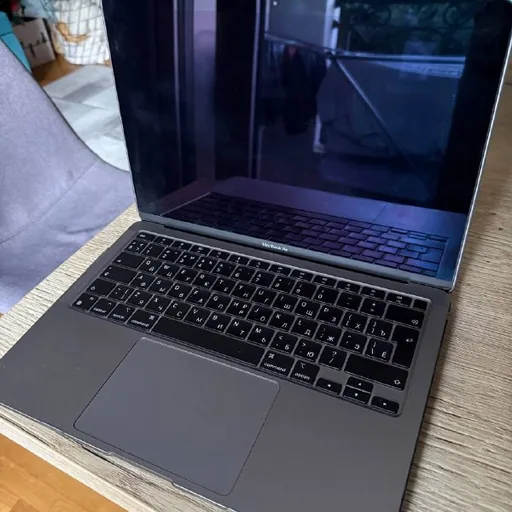 MacBook Air M1 13, Apple Watch SE 2 44mm