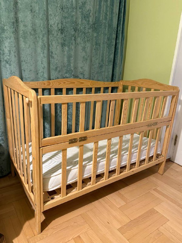 Детская деревянная кровать