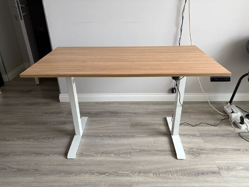 Стол с регулировкой высоты