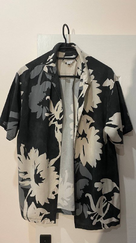 Лоферы, футболки, майка, джемпер, юбка, джинсы, книги, рубашки, сумка 7