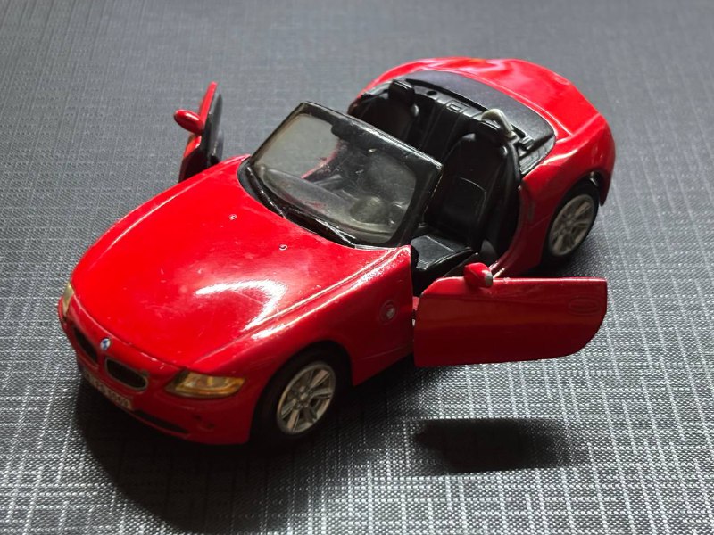 Коллекционные машинки Porsche Cayenne Turbo, Ford GT, BMW Z4 Roadster, Pontiac GTO, Jaguar E-Type Roadster, Range Rover 3