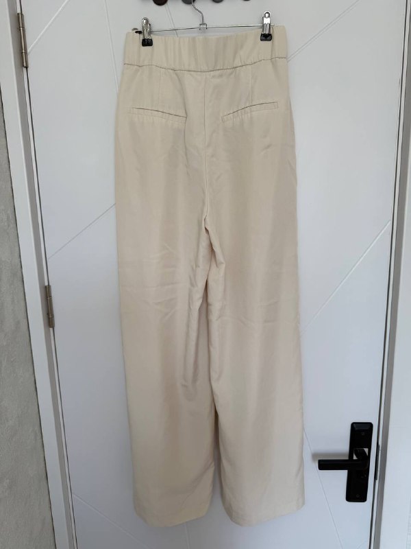 Брюки Zara, юбка Mango, блузка зеленая, топ белый 2