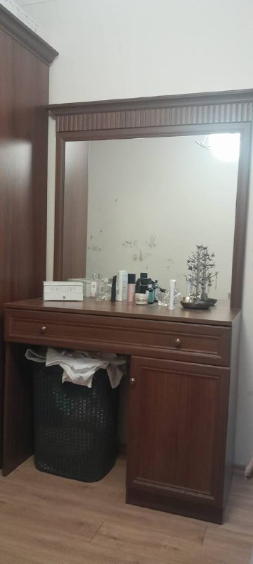 Комод с зеркалом 4