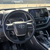 Toyota Highlander Platinum AWD 2022 4