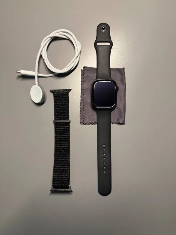Apple Watch Series 10 46mm Aluminium Case with straps 1