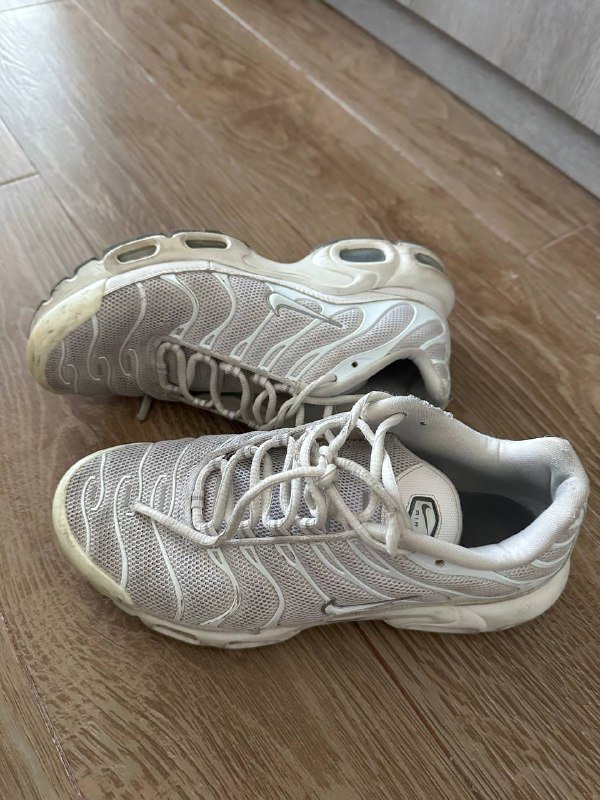 Nike TN, Air Jordan 1 Retro High OG Dark Mocha