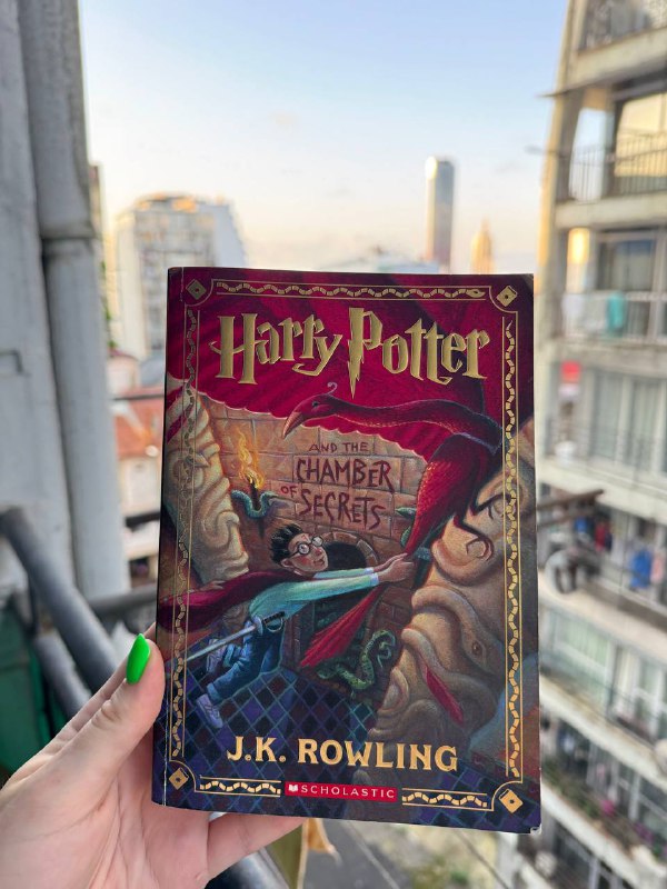 Harry Potter and the Chamber of Secrets, Коллекция стихов Холзи в твердом переплете