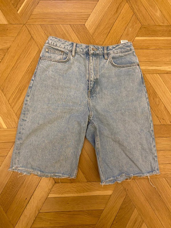 Джинсы Levis 501, Шорты 12 Stories, Кардеган COS, Платье Michael Kors, Спортивный костюм 2